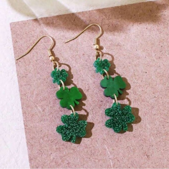 Elegant Green st Patrick’s day shamrock Clover Earrings 215 - Picture 3 of 4